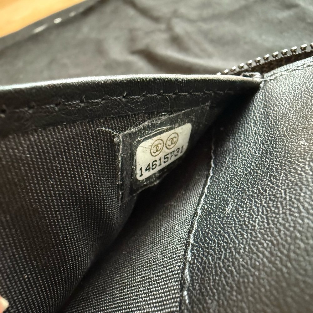 $995 CHANEL CC logo Black Caviar Leather XL  Large zip around Wallet bag clutch - Picture 10 of 13